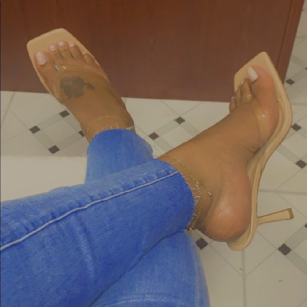 Women’s Cream & Clear Thong Heals